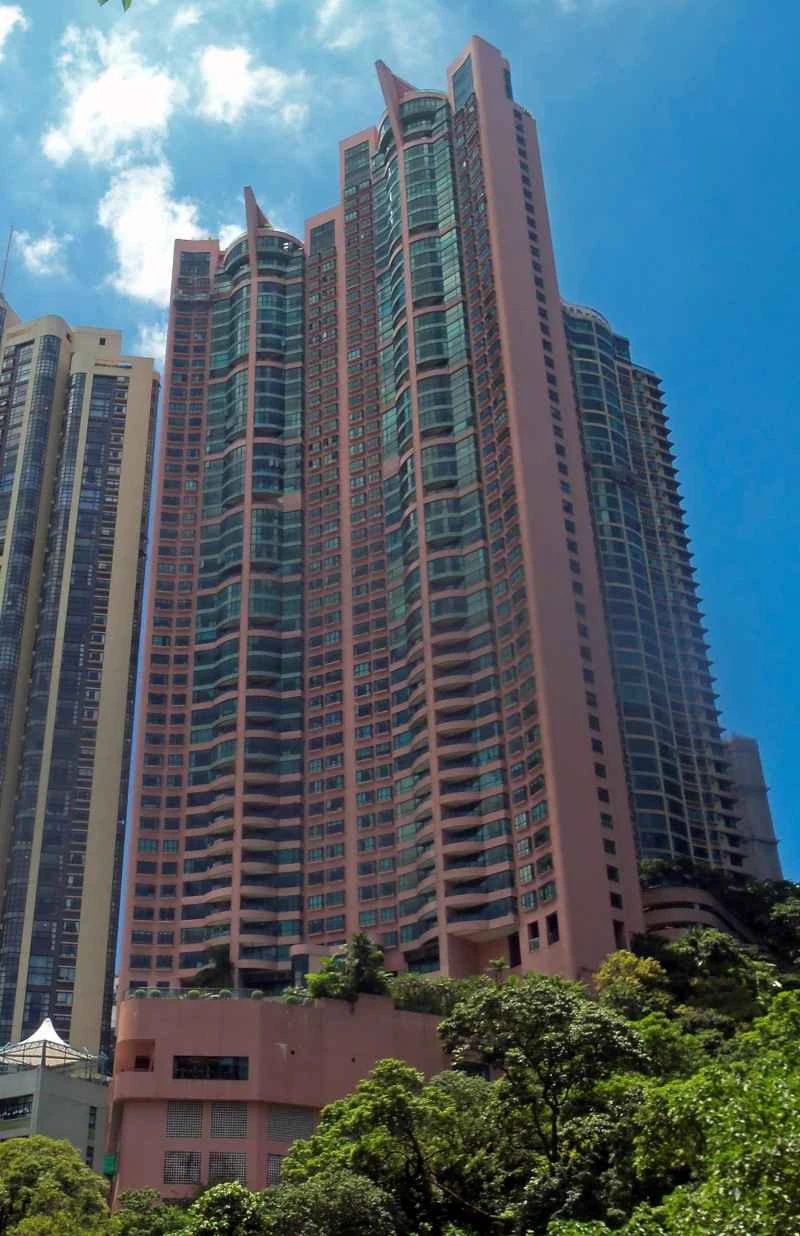 Dynasty_Court_Towers,_Mid-levels,_Hong_Kong-AH2.jpg