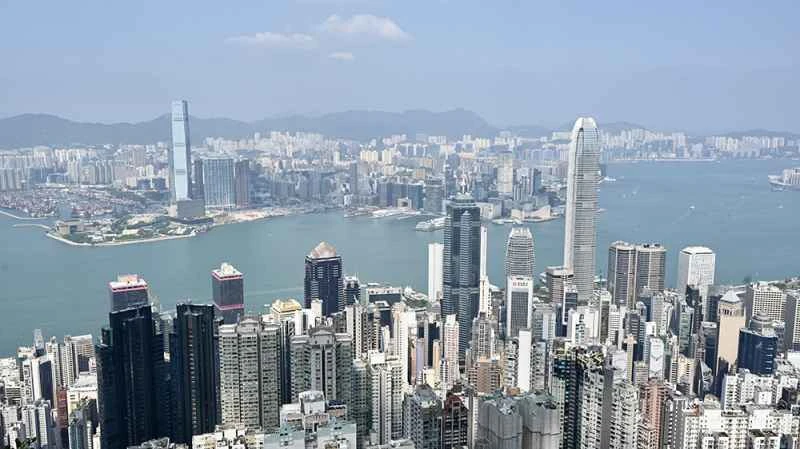 Ernst & Young hat in seinem neuen Finanzbericht 23 Empfehlungen ausgesprochen und fordert darin eine umfassende Überprüfung der geltenden Steuergesetze.