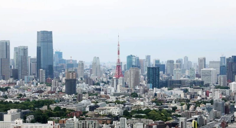 Die sinkende Nachfrage chinesischer Käufer führt zum ersten Rückgang der Wiederverkaufspreise für Wohnungen im Zentrum Tokios seit drei Jahren.